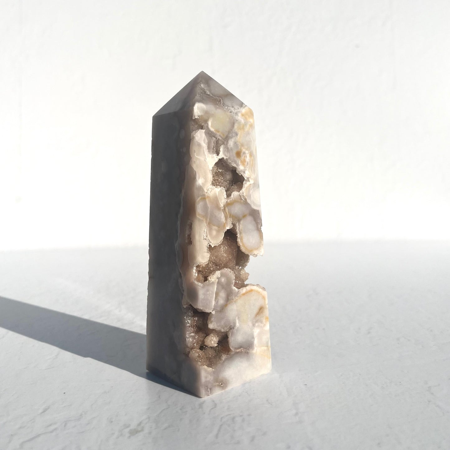 Agate Point with bubble druzys / 439g