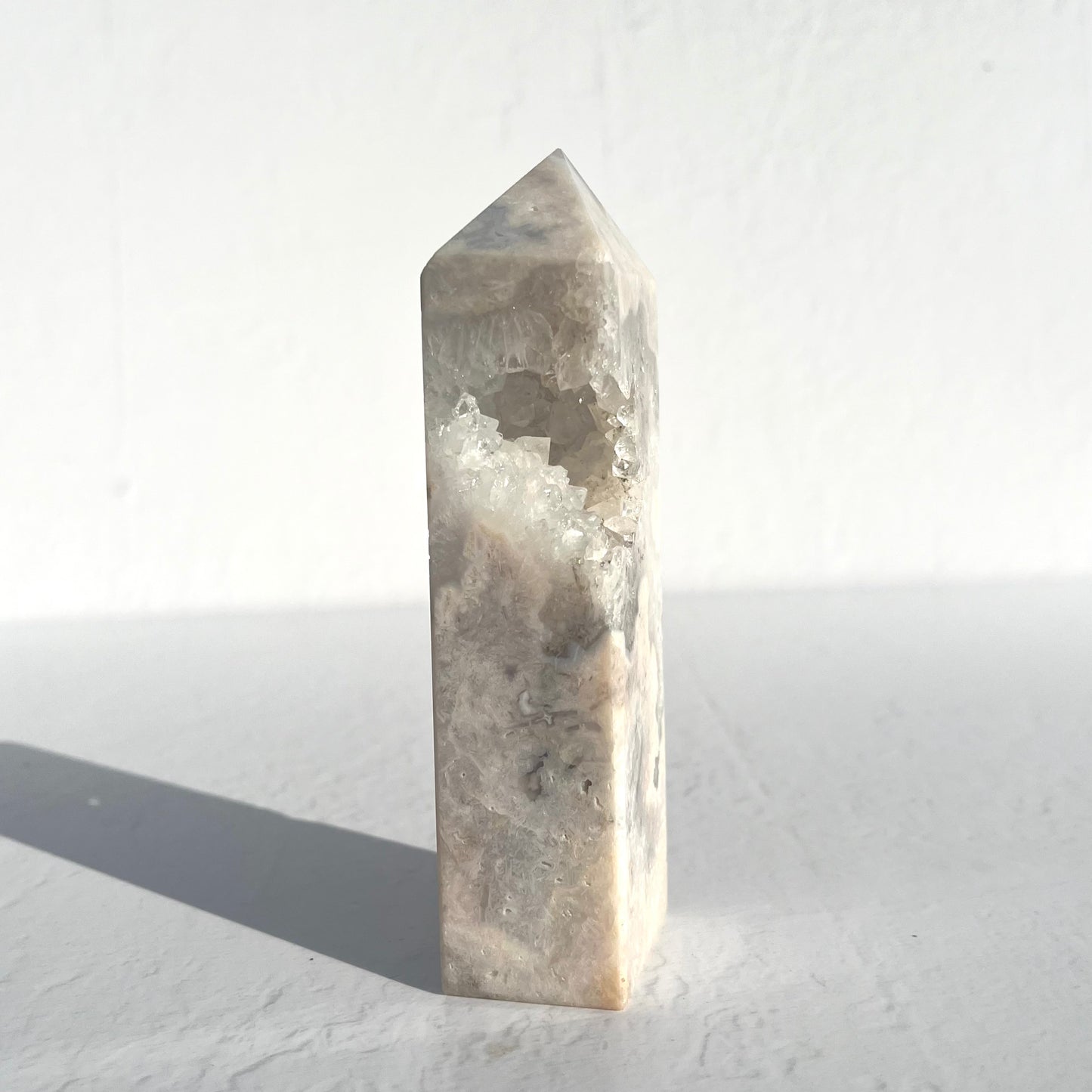 White Lace Agate Tower with Quartz inclusion Druzy / 339g