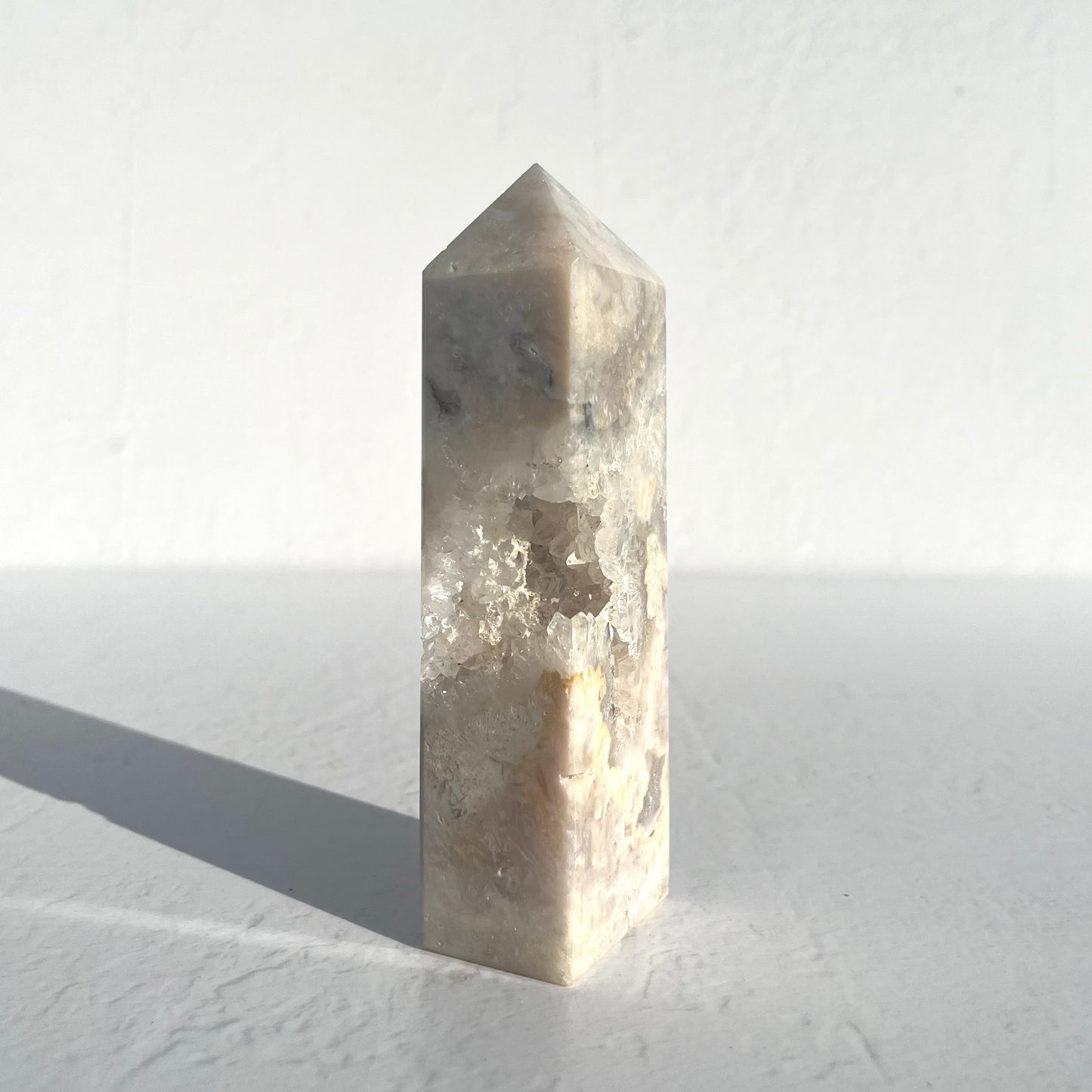 White Lace Agate Tower with Quartz inclusion Druzy / 339g