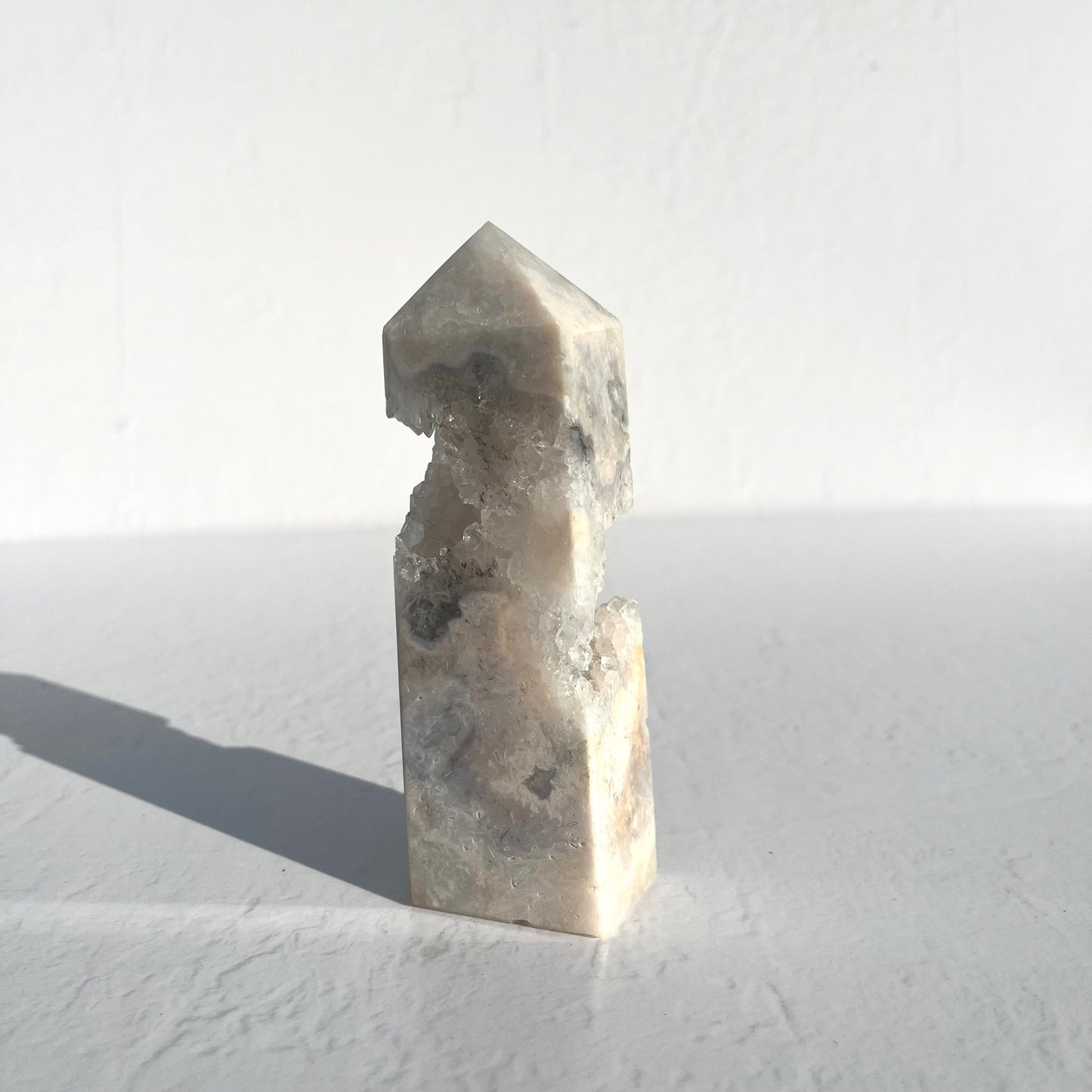 White Lace Agate Tower with Quartz inclusion Druzy / 339g