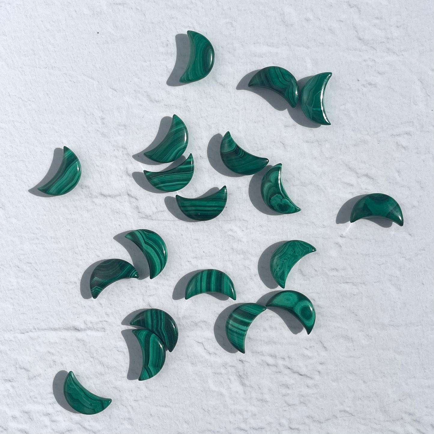 Malachite Mini Moon Carving (small)