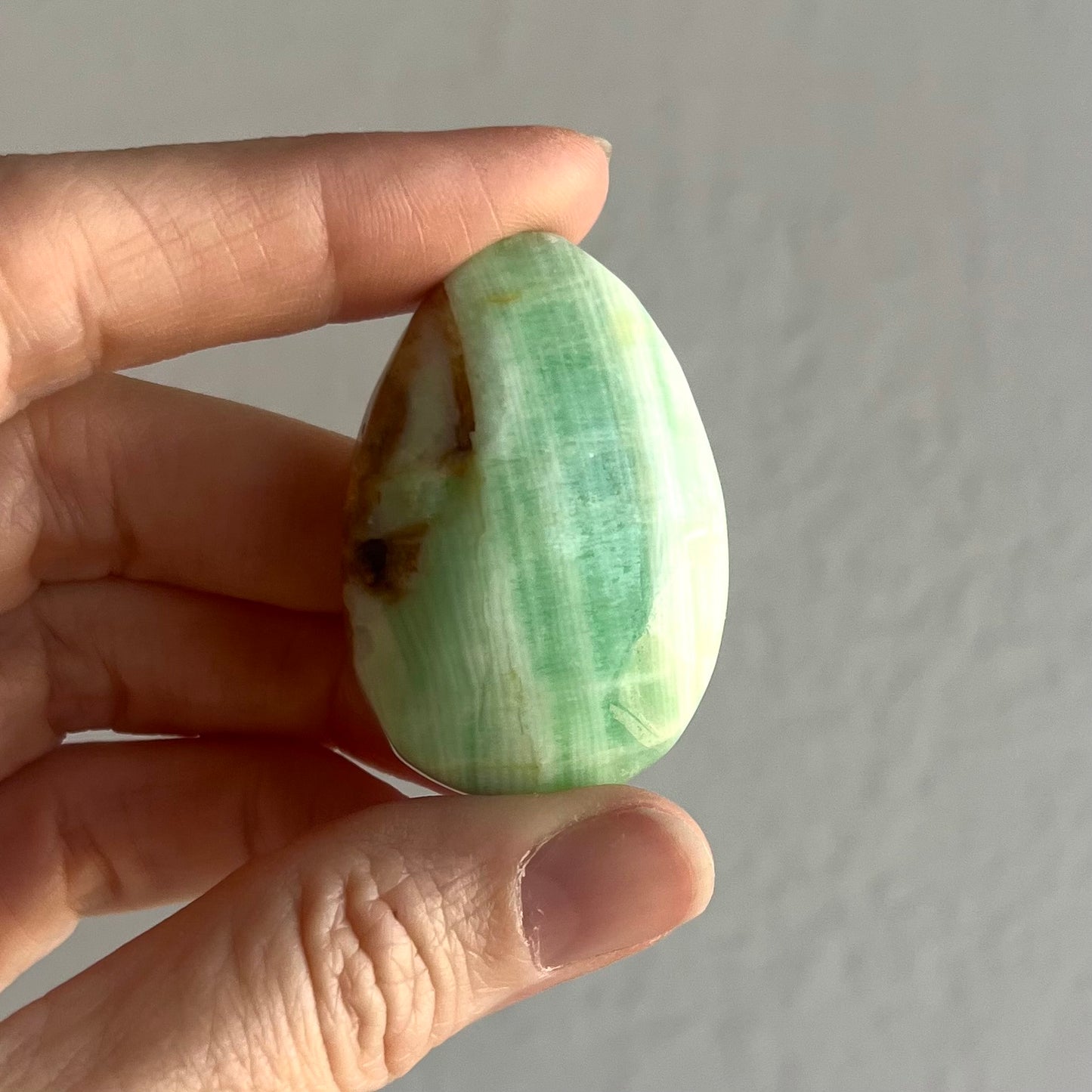 Caribbean Calcite Palm Stone #2 / 28g