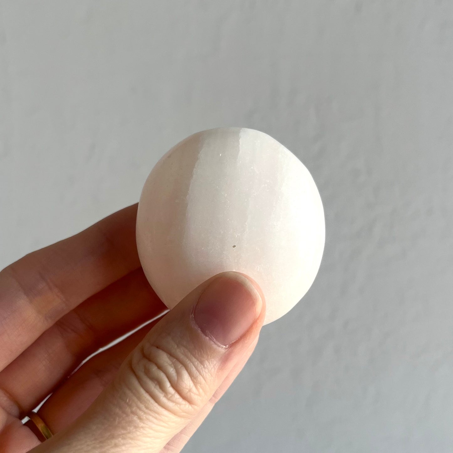 Pink Mangano Calcite Palm Stone / 104g