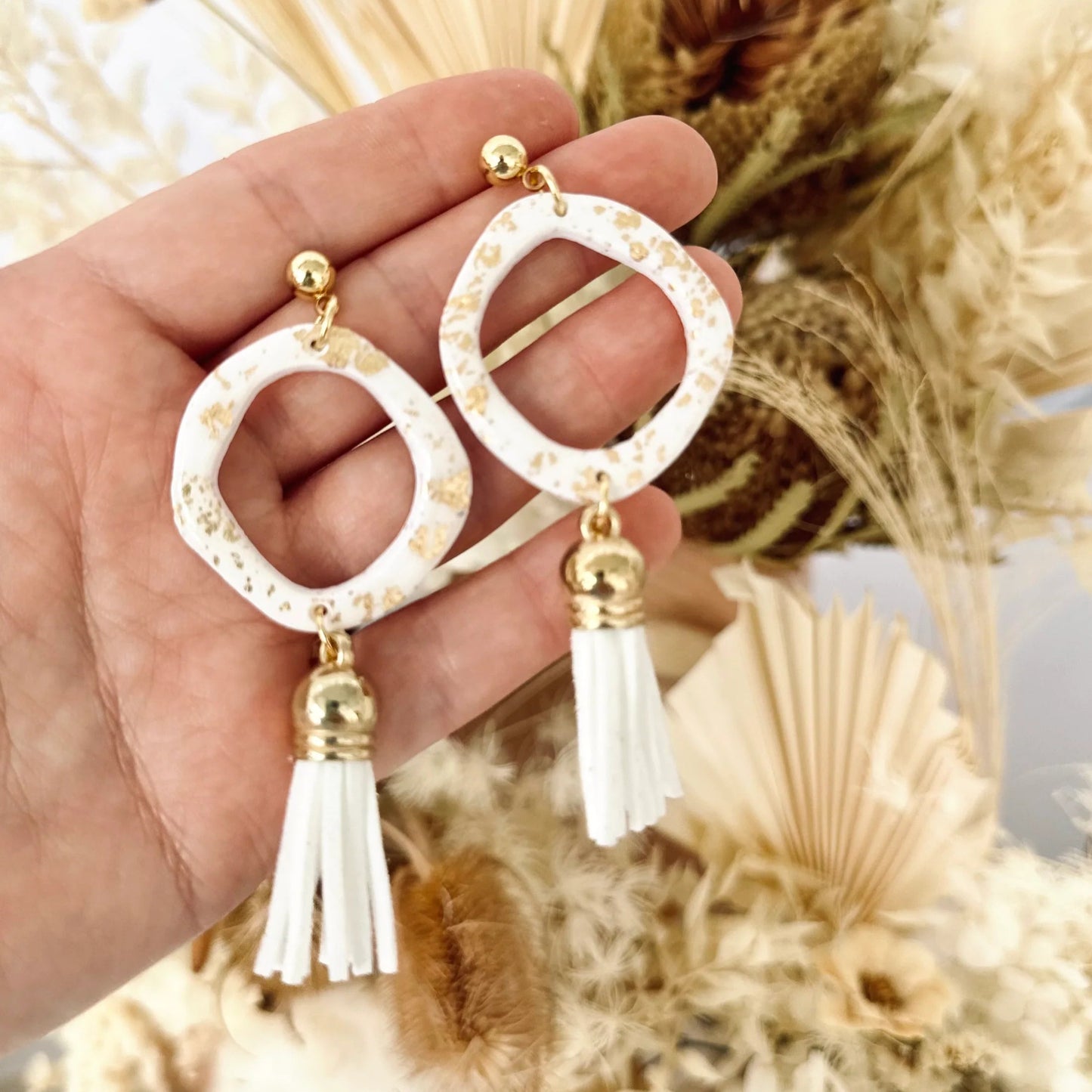Opulance earrings - White