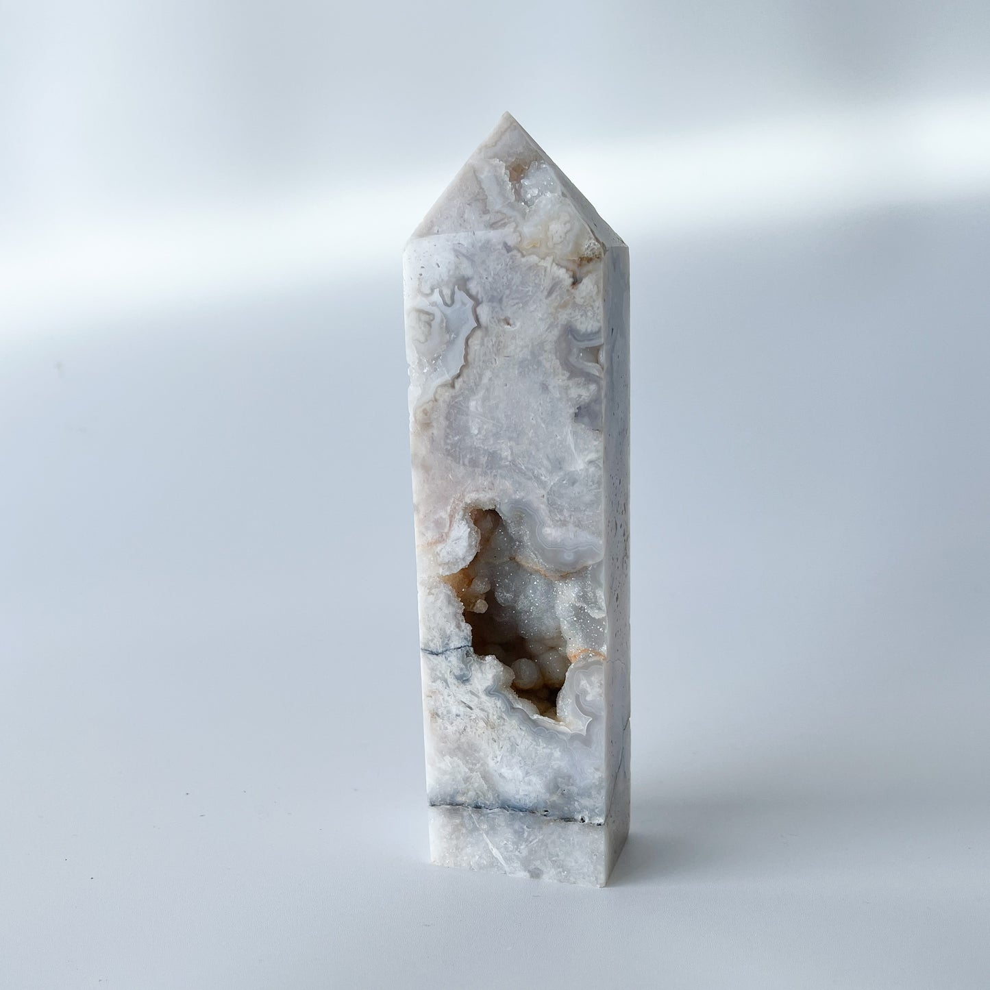 White Lace Agate Tower with bubble Druzy / 432g