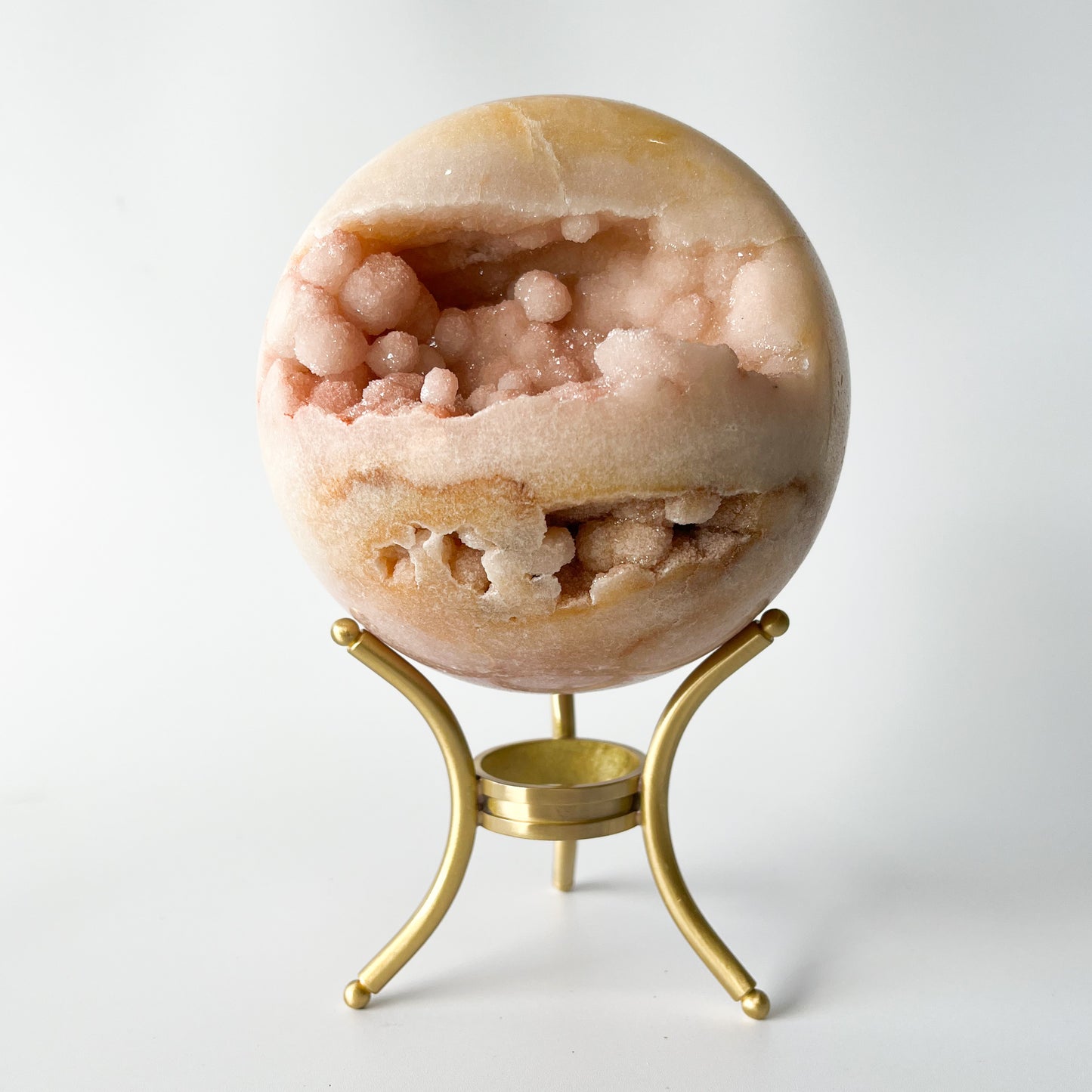 Pink Amethyst Sphere (gallery piece) / 2.150kg