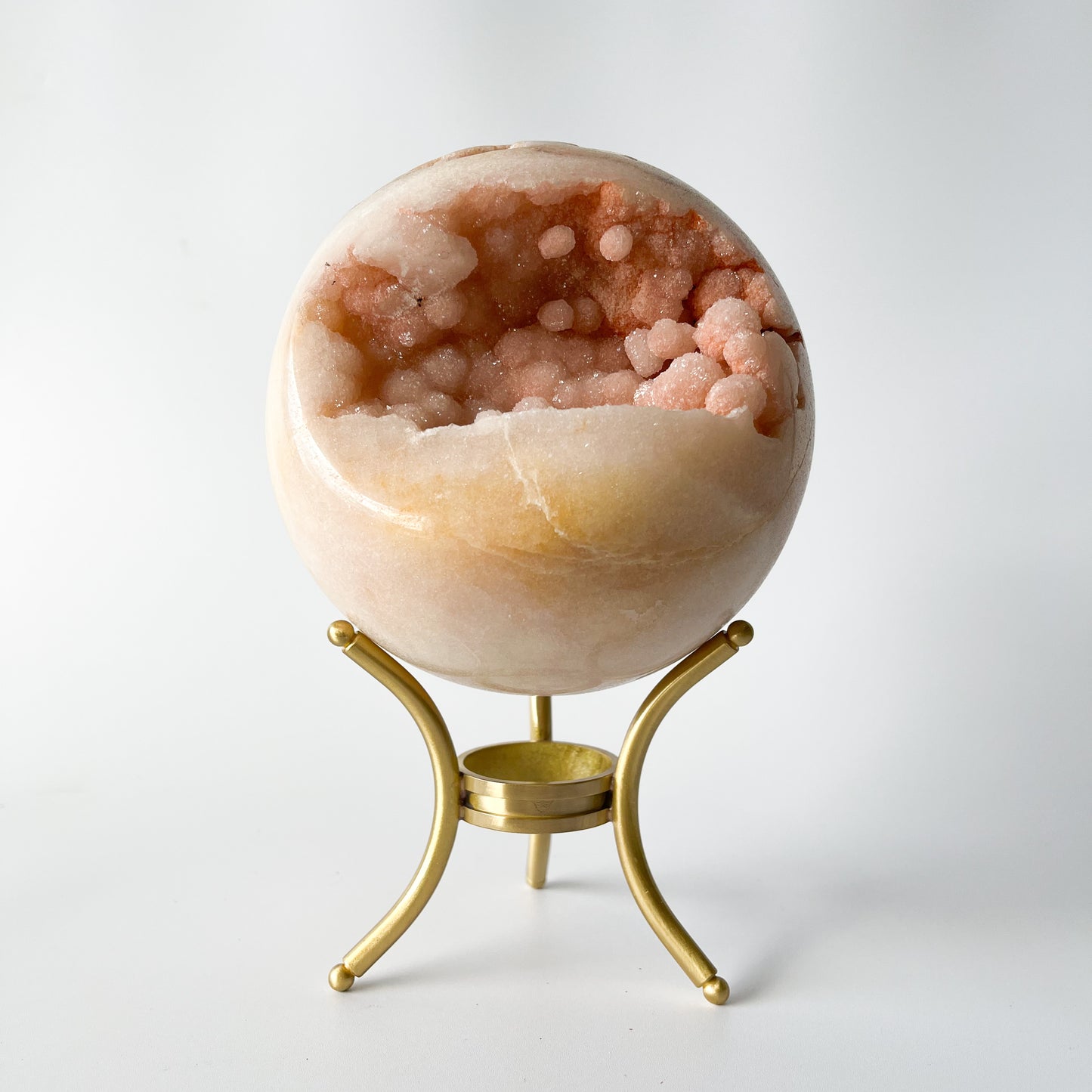 Pink Amethyst Sphere (gallery piece) / 2.150kg