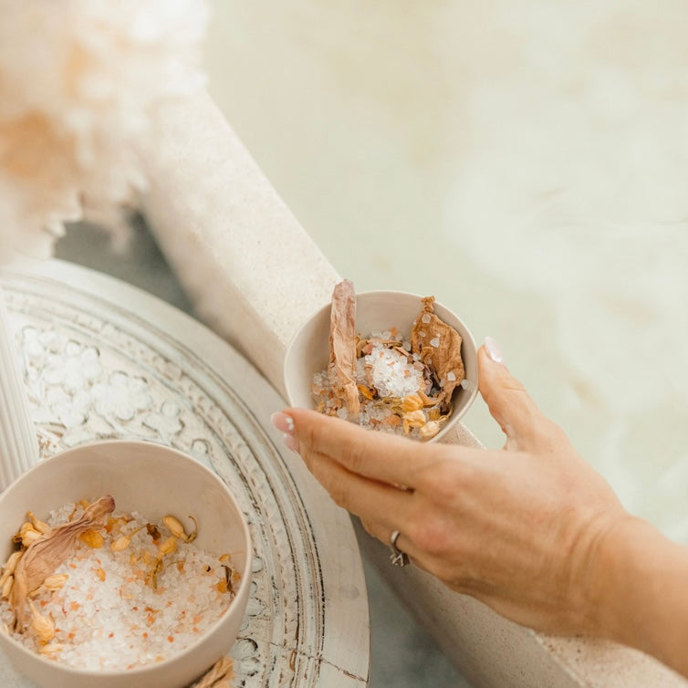 Chrysanthemum & Marshmallow Root Goddess Bath Blend