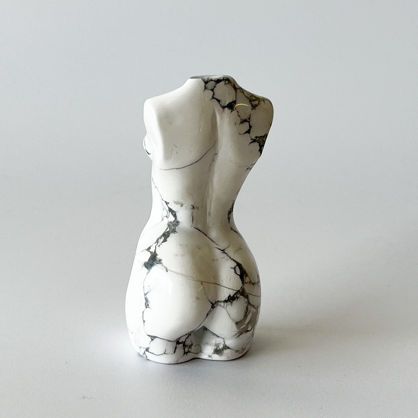 Howlite Body