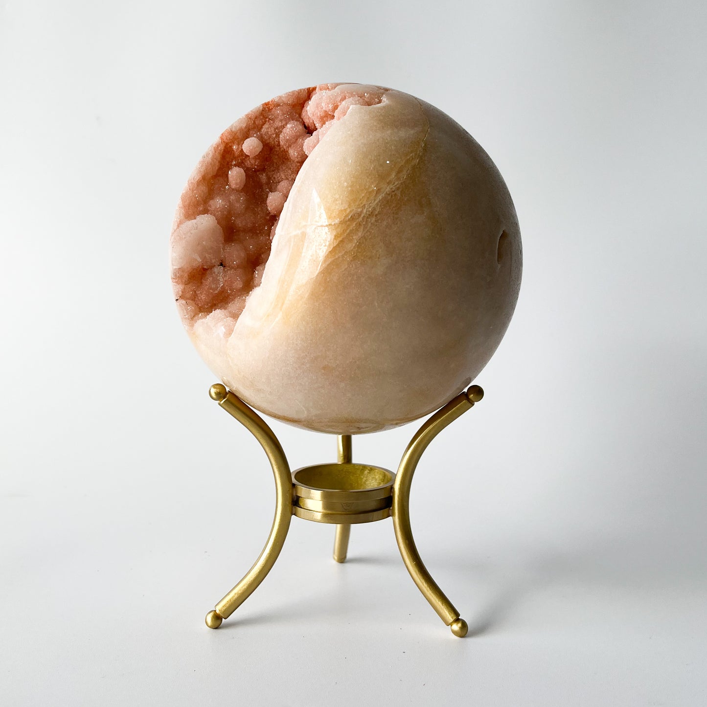 Pink Amethyst Sphere (gallery piece) / 2.150kg
