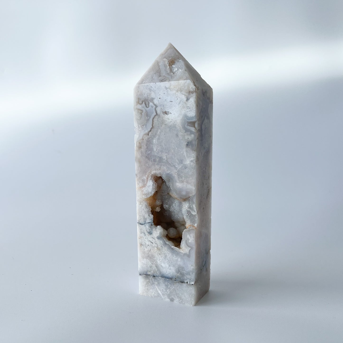 White Lace Agate Tower with bubble Druzy / 432g