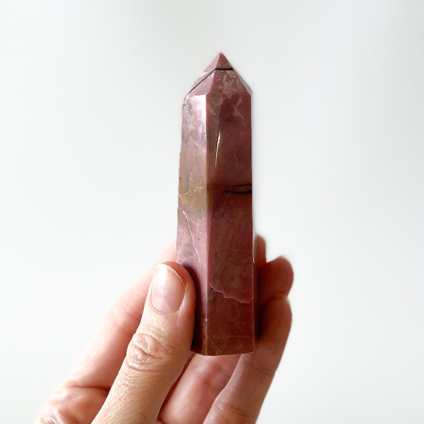 Rhodonite Point (AA grade) / 155g