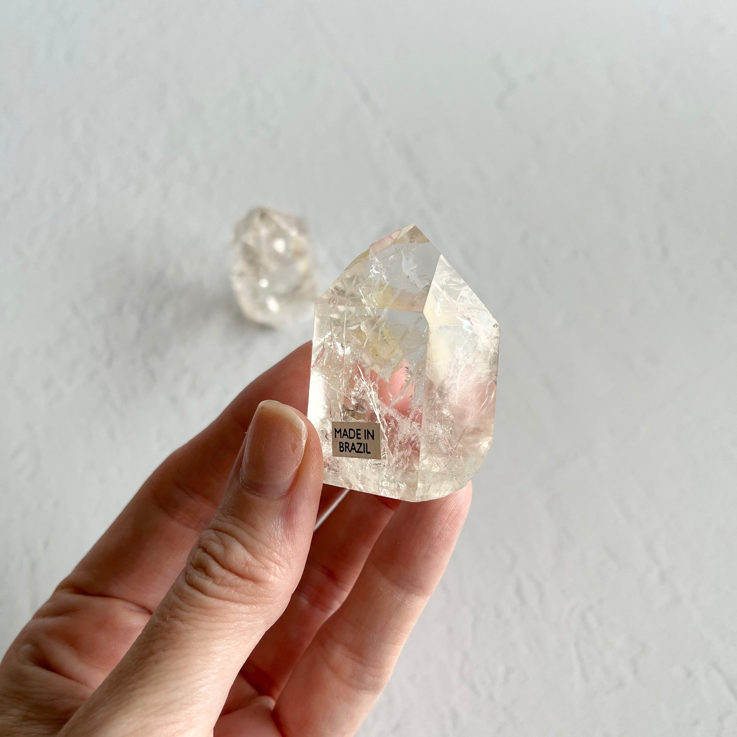 Clear Quartz Point with Calcite inclusion / 60g