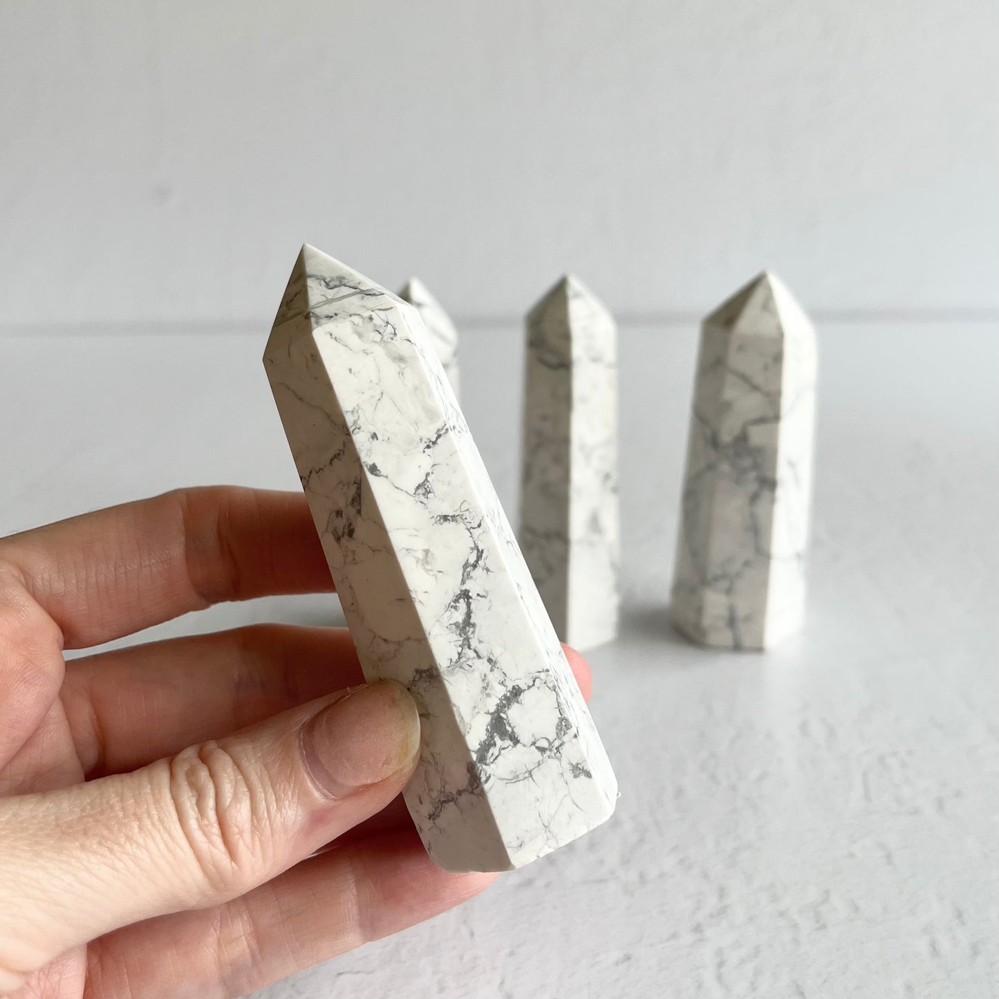 Howlite Points