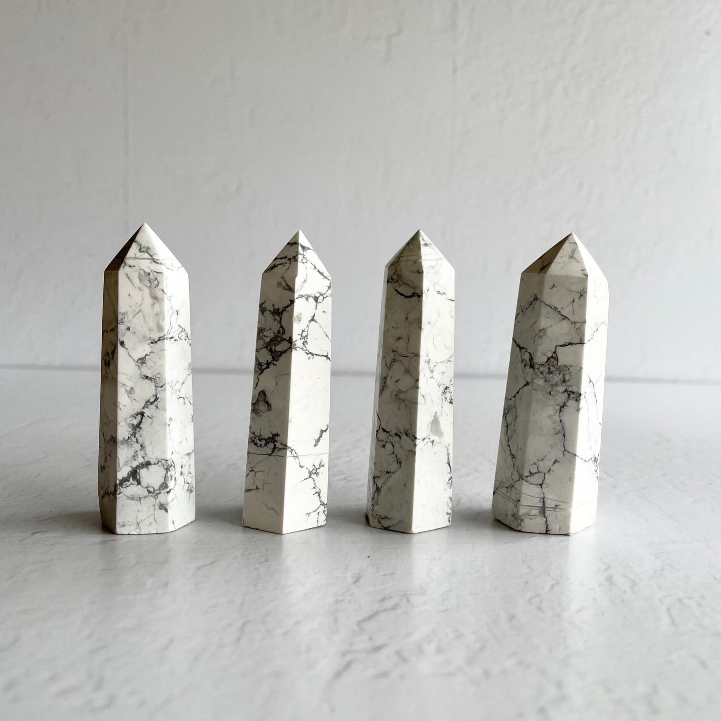 Howlite Points
