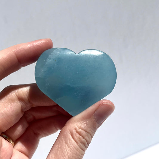 Aquamarine Heart Carving #15 / 49g