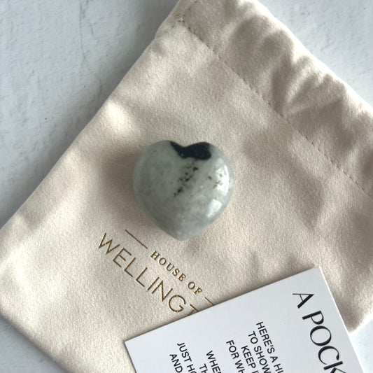 Pocket Hug - Labradorite