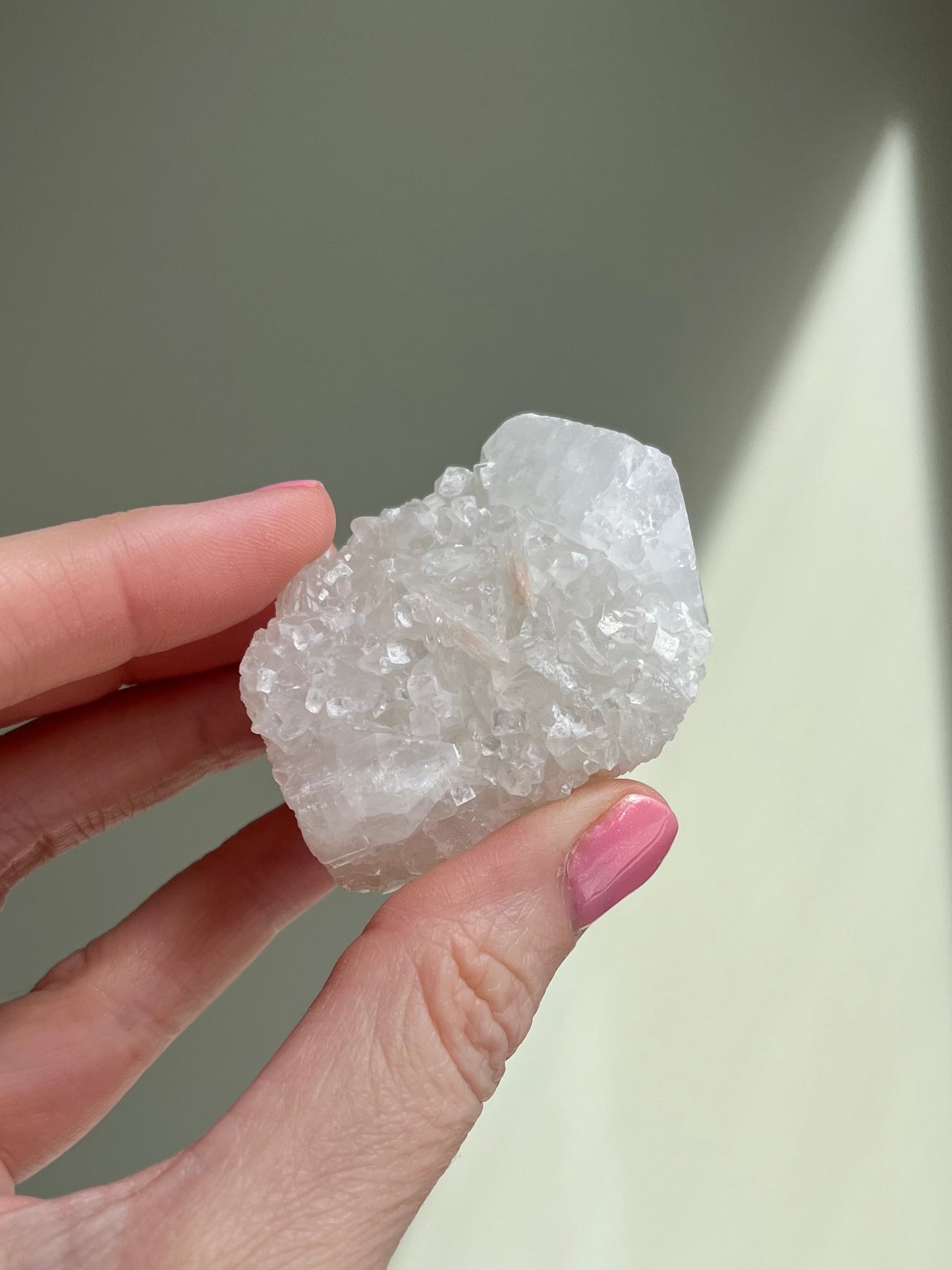 Apophyllite baby #23 / 69g