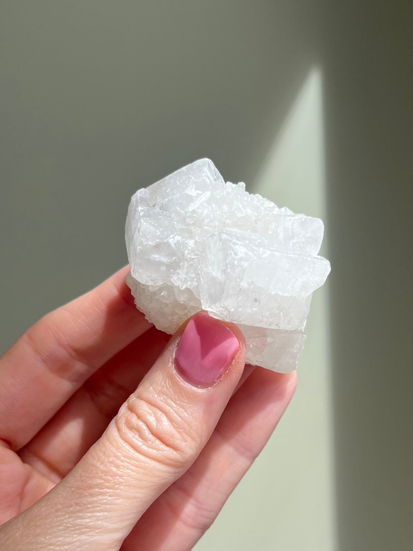 Apophyllite baby #23 / 69g