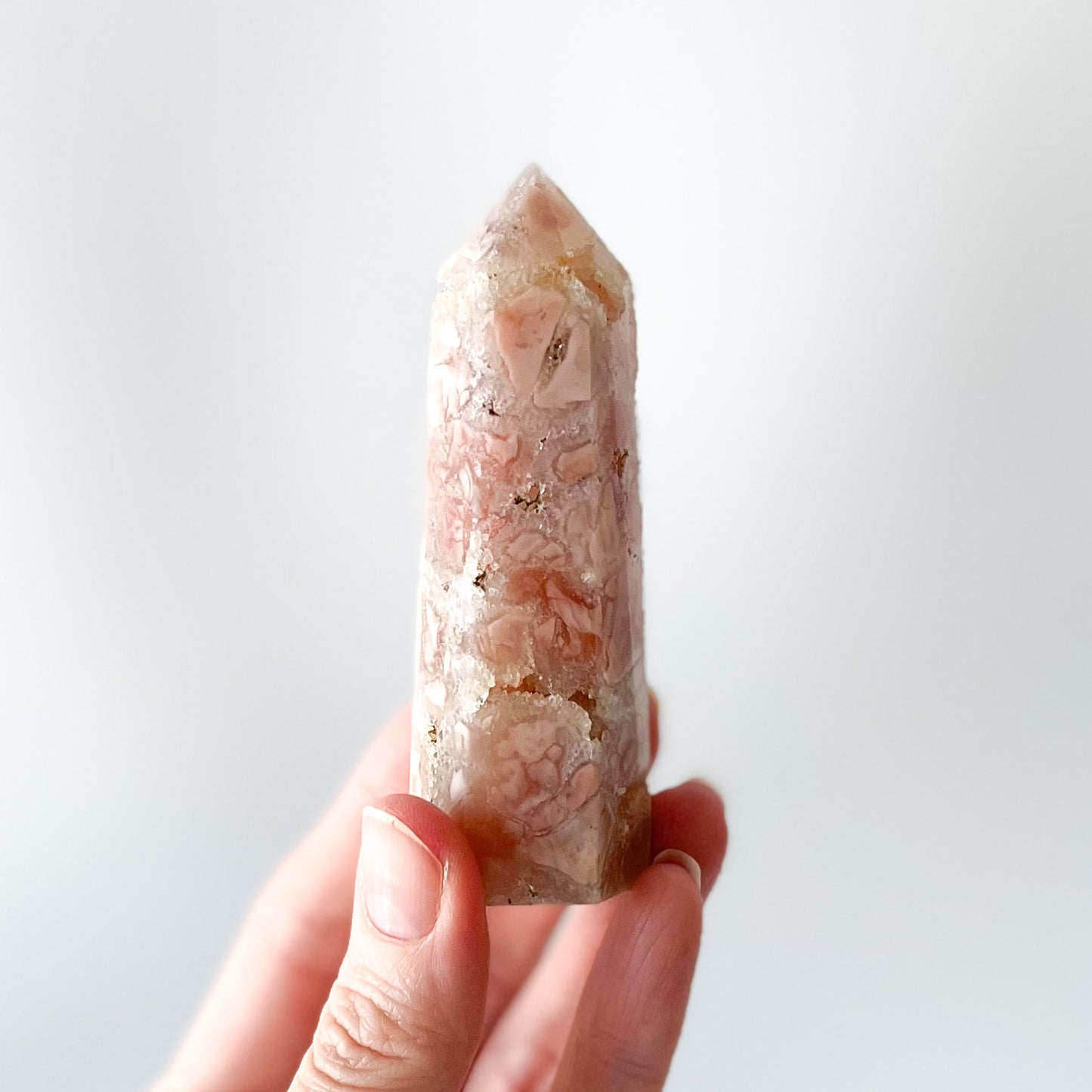 Pink Agate Point with Quartz Druzy pockets / 88g