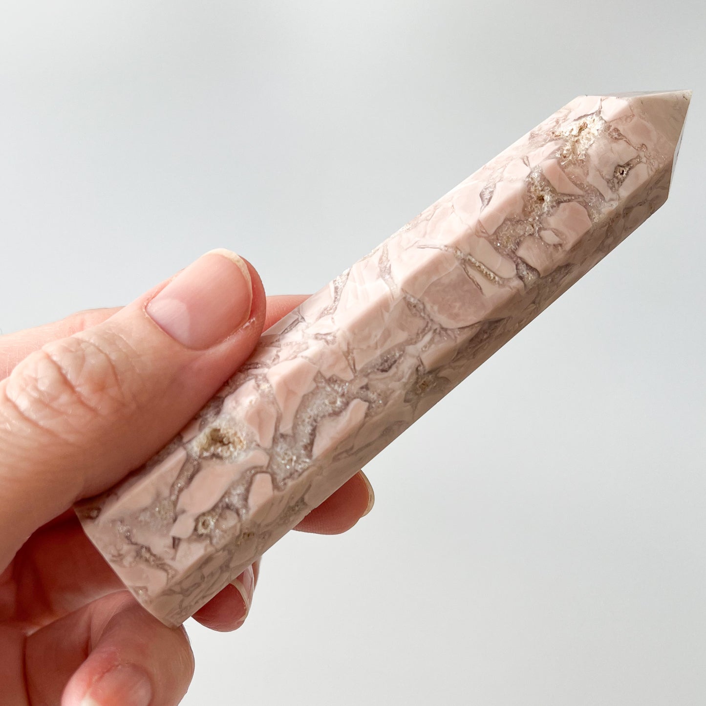 Pink Agate Point with Quartz druzys & inclusions / 76g