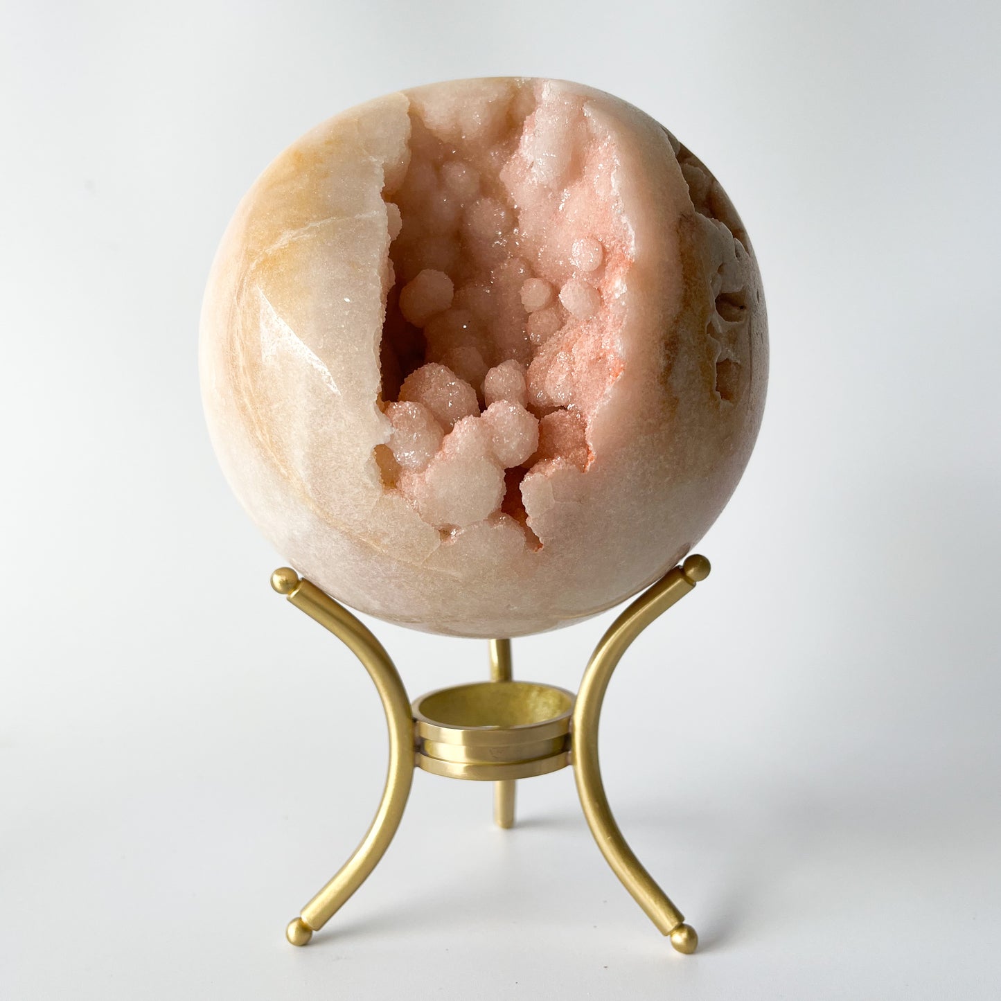 Pink Amethyst Sphere (gallery piece) / 2.150kg