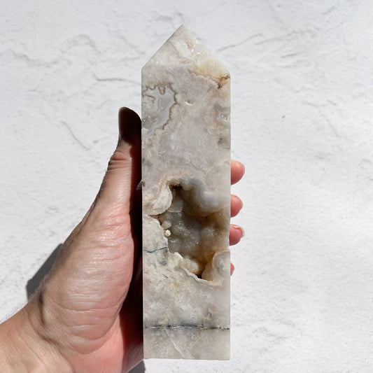 White Lace Agate Tower with bubble Druzy / 432g