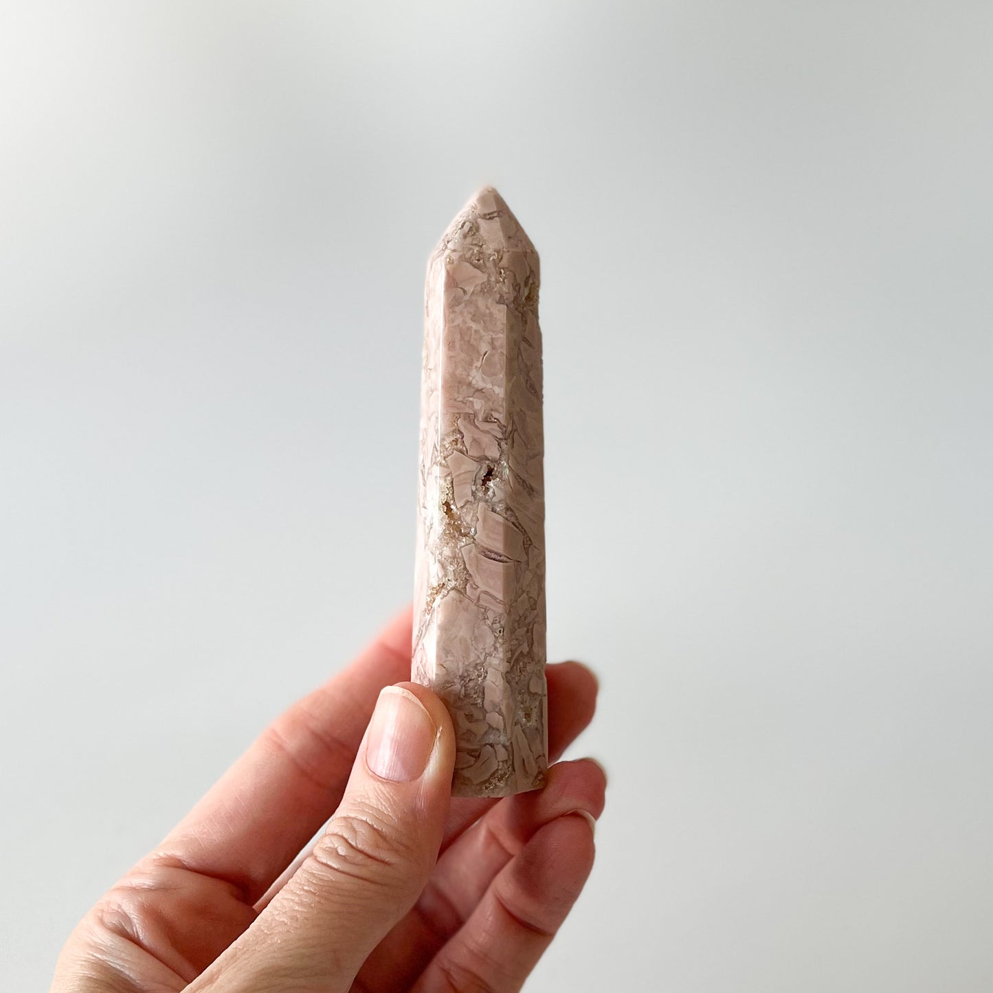 Pink Agate Point with Quartz druzys & inclusions / 76g