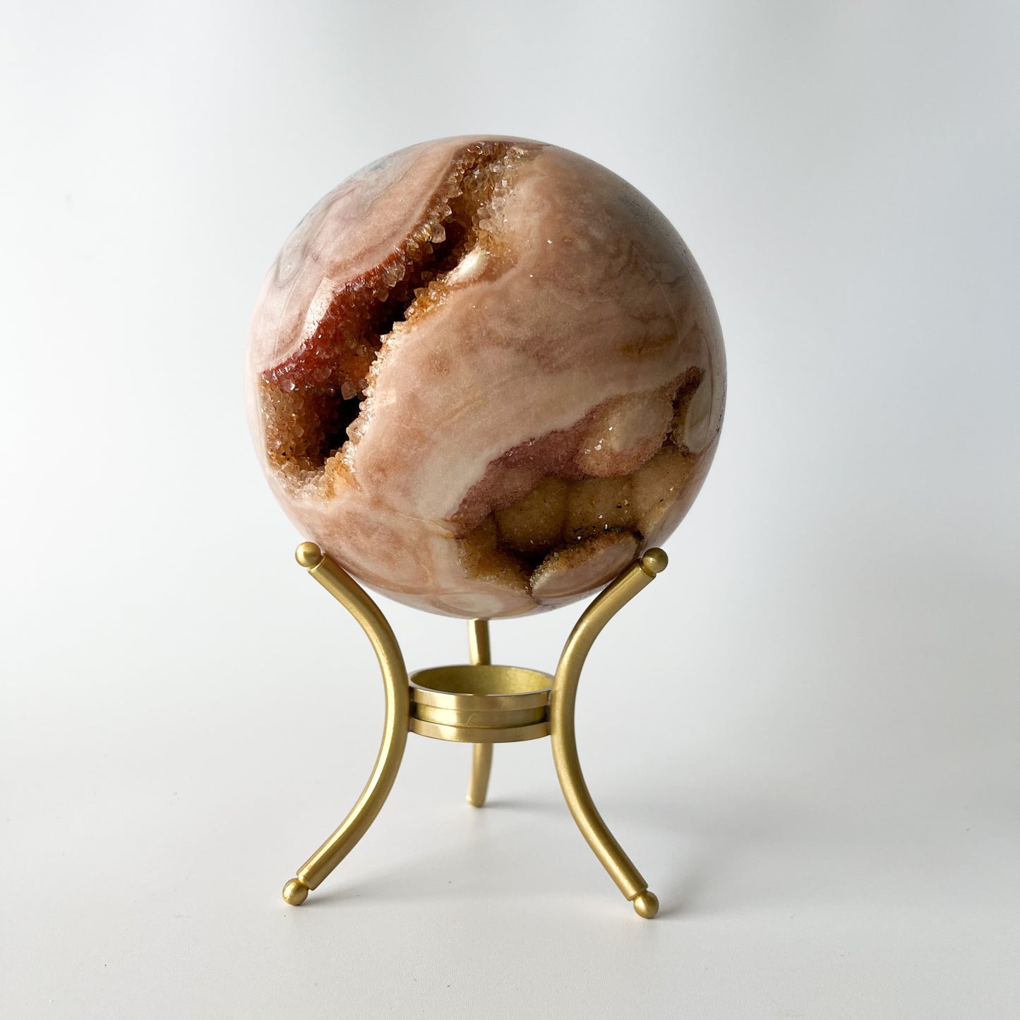 Pink Amethyst Sphere (gallery piece) / 2.090kg