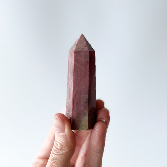 Rhodonite Point (AA grade) / 89g