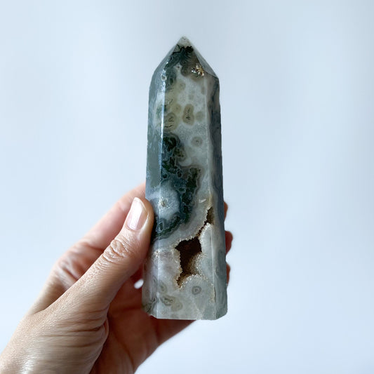 Moss Agate Point with Druzy / 233g